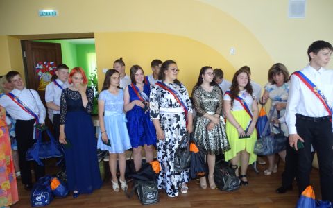 Выпускной в подшефной школе